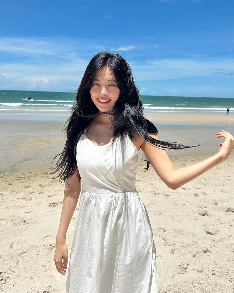 여름 여행 국룰템🤍화이트 원피스 이미지2