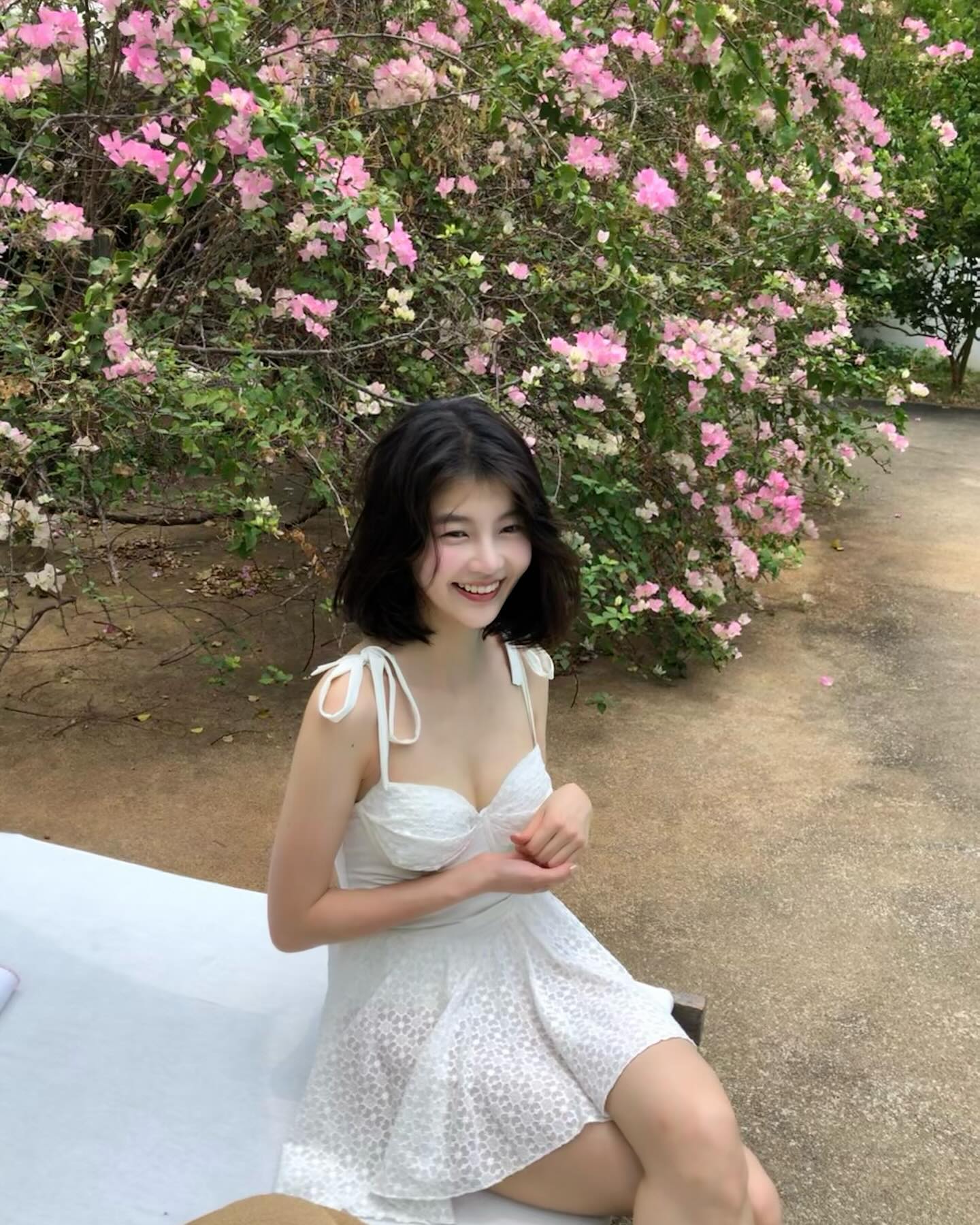 여름 여행 국룰템🤍화이트 원피스 이미지