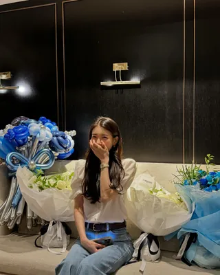 반팔블라우스 러블리룩 참고🤍🩵
봉긋한 퍼프 소매 화이트 블라우스에 청바지로 꾸안꾸✨ 이미지