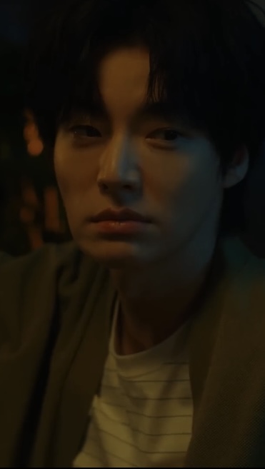 서인국x안재현👨🏻‍❤️‍👨🏻러브라인 재회

케이윌의 타이틀곡 뮤직비디오 티저가 공개됐습니다. 서인국과 안재현의 출연 소식만으로 화제를 모으고 있는 ‘내게 어울릴 이별 노래가 없어’ 뮤직비디오는 지난 2012년에 공개된 ‘이러지마 제발’ 뮤직비디오의 후속편인데요. 공개된 티저에는 서인국과 안재현은 사랑과 우정 사이를 위태롭게 넘나드는 디테일한 감정선이 담겨 앞으로 이어질 내용에 대한 궁금증을 더했습니다. 이미지