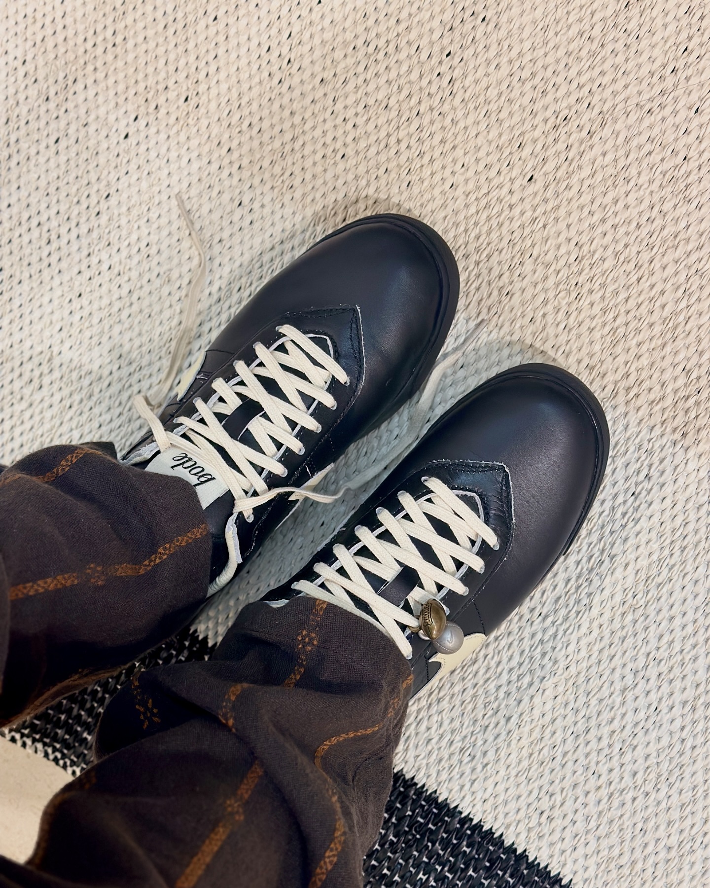 언니들의 잇템👟🖤나이키 x 보디
구하기 힘든 품절대란템 아스트로 그래버🏈셀럽 코디 구경해👀 이미지
