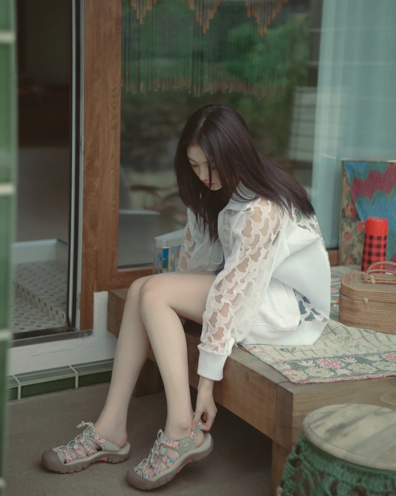 요즘 인기템🔥🤍킨 샌들&운동화
아이돌부터 배우까지 애정하는 KEEN 슈즈 모음👟✔️

1. 뉴진스 해린: 킨 뉴포트 레트로 멀티 사파리

2. 설현: 킨 뉴포트 H2 모노크롬 펀

3. 아이브 안유진: 킨 재스퍼 스웨이드 스니커즈 버치 펀 

4. 뉴진스 민지: 킨 재스퍼 스웨이드 스니커즈 토프

5. 산다라박: 킨 재스퍼 락스 SP 스니커즈 베이지

6. 윤승아: 킨 재스퍼 락스 SP 스니커즈 타오스 토프 

7. 투어스 도훈: 킨 x mmlg 재스퍼 블루포그 블랙 이미지