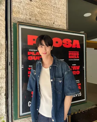 얼굴 재밌네💙💙변우석 밀라노룩 이미지