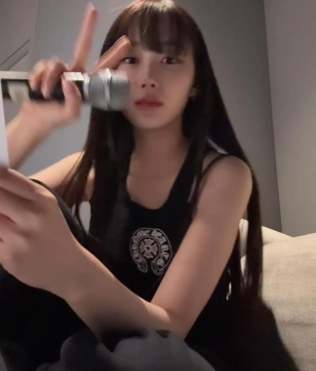 요즘 여돌 애정템은 크롬하츠🖤 이미지9
