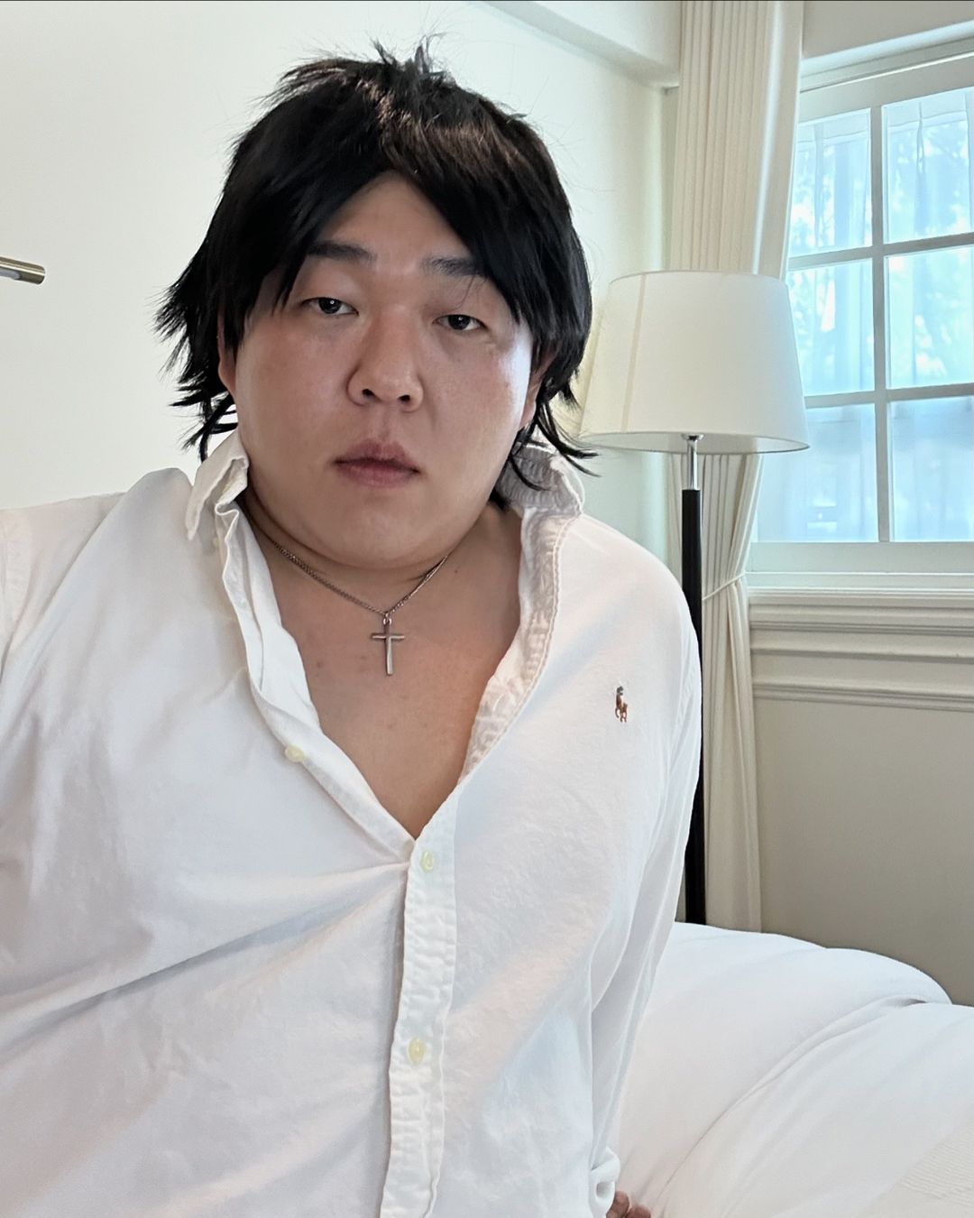 여름 폴로 셔츠는 역시 화이트🐎 이미지