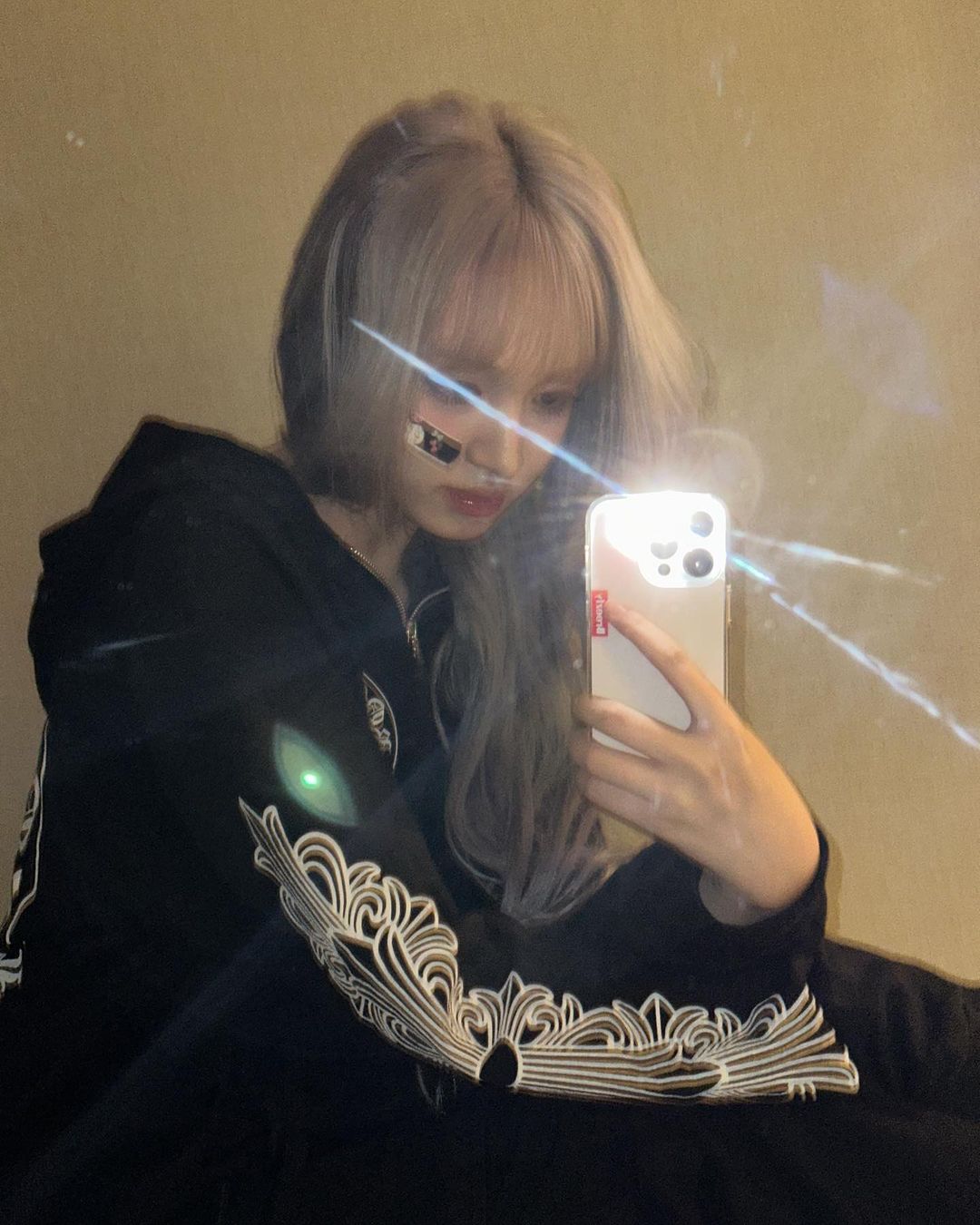 요즘 여돌 애정템은 크롬하츠🖤 이미지7