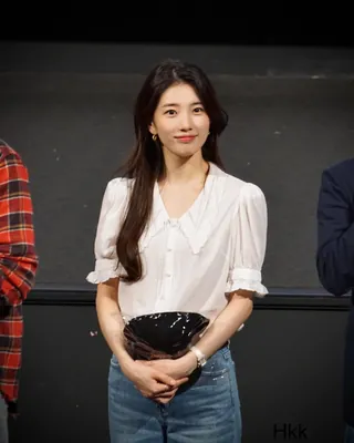 주말 데이트🤍흰 블라우스&데님 이미지