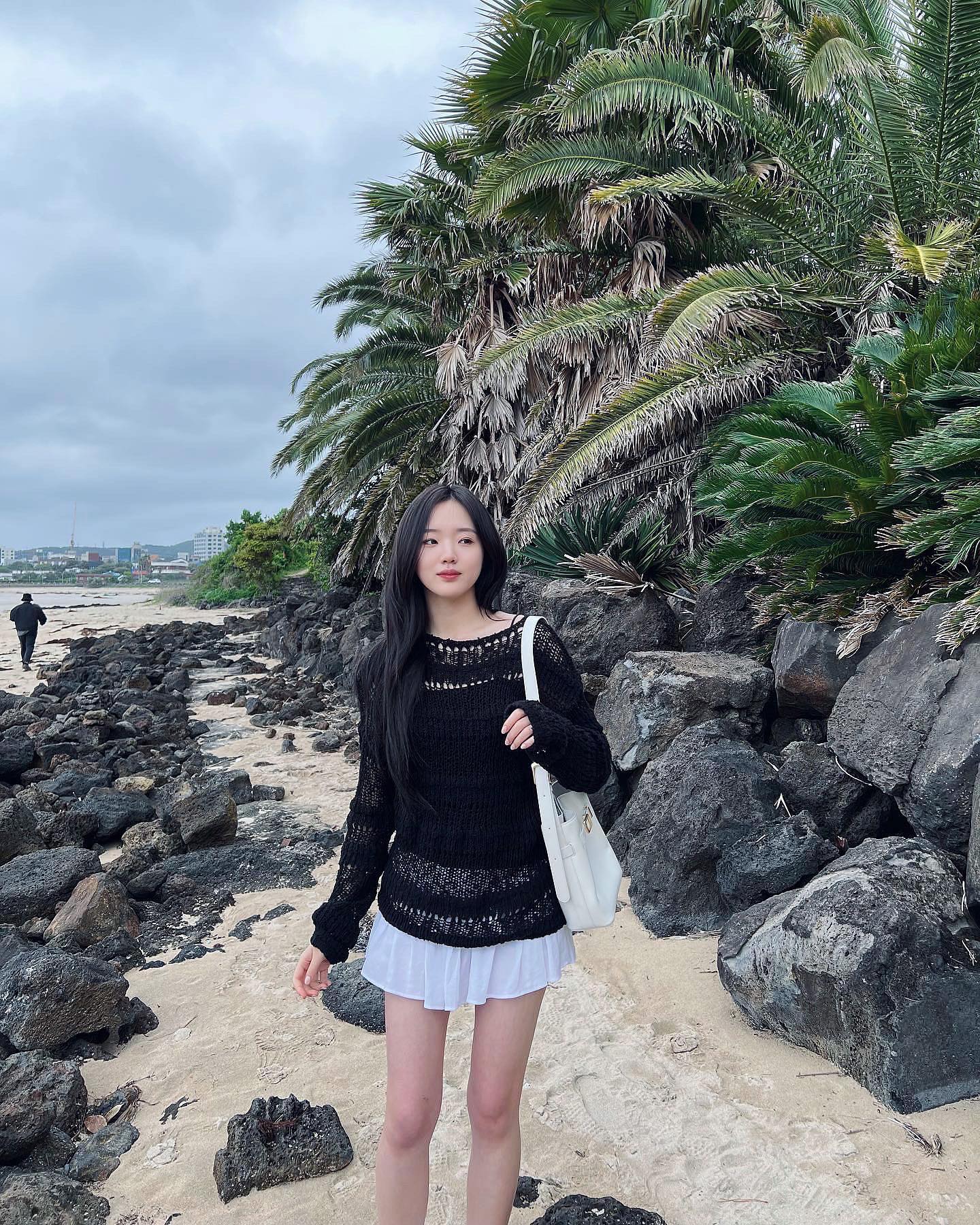 늘씬핏 미니스커트룩🖤🤍강나언  이미지7