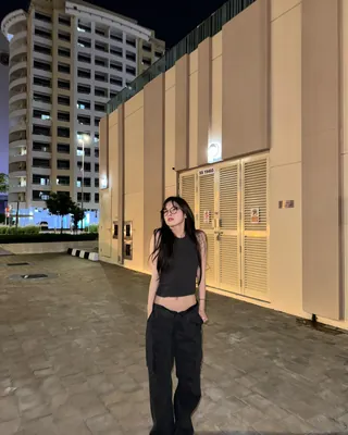 민소매&카고로 늘씬 허리핏🤍❤️🔥 이미지