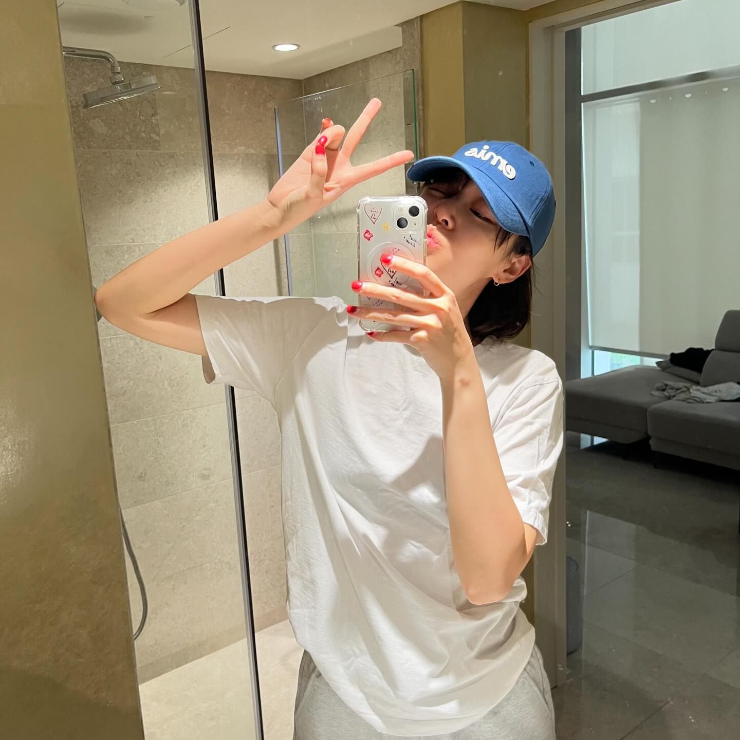 언니들 로고 볼캡은💙@이미스🧢 이미지