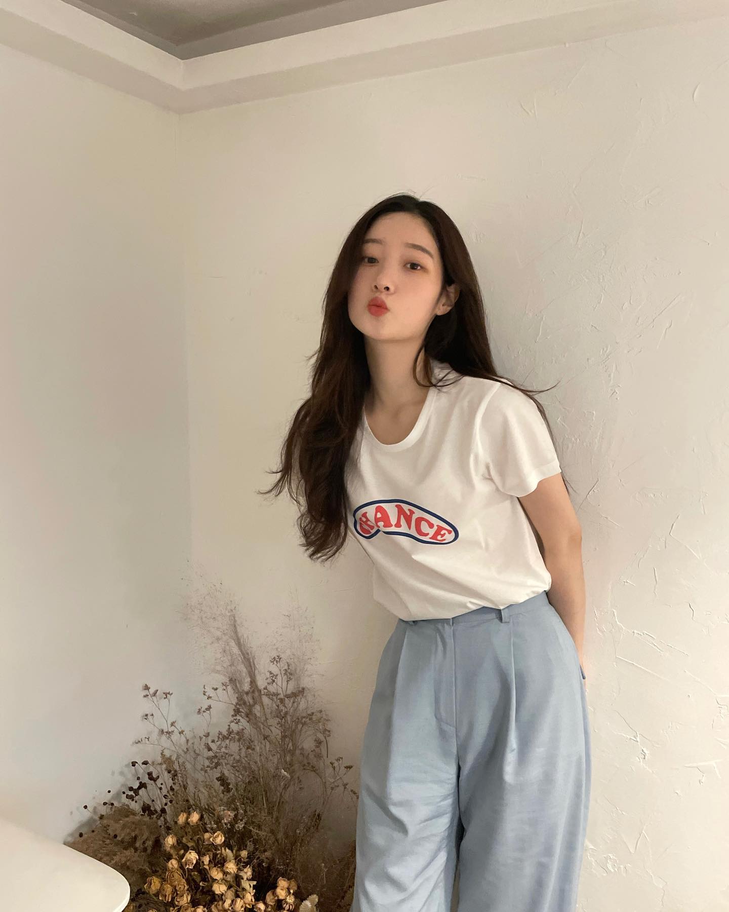 여름 슬랙스는 반팔템과 함께🙌🤍 이미지