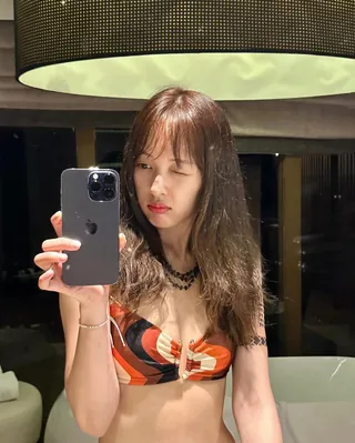힙한 신혼여행 코디🏖️🇹🇭김보라
휴양지 국룰인 화이트 스타일링에 포인트 컬러 한 스푼🥣 🤍 이미지