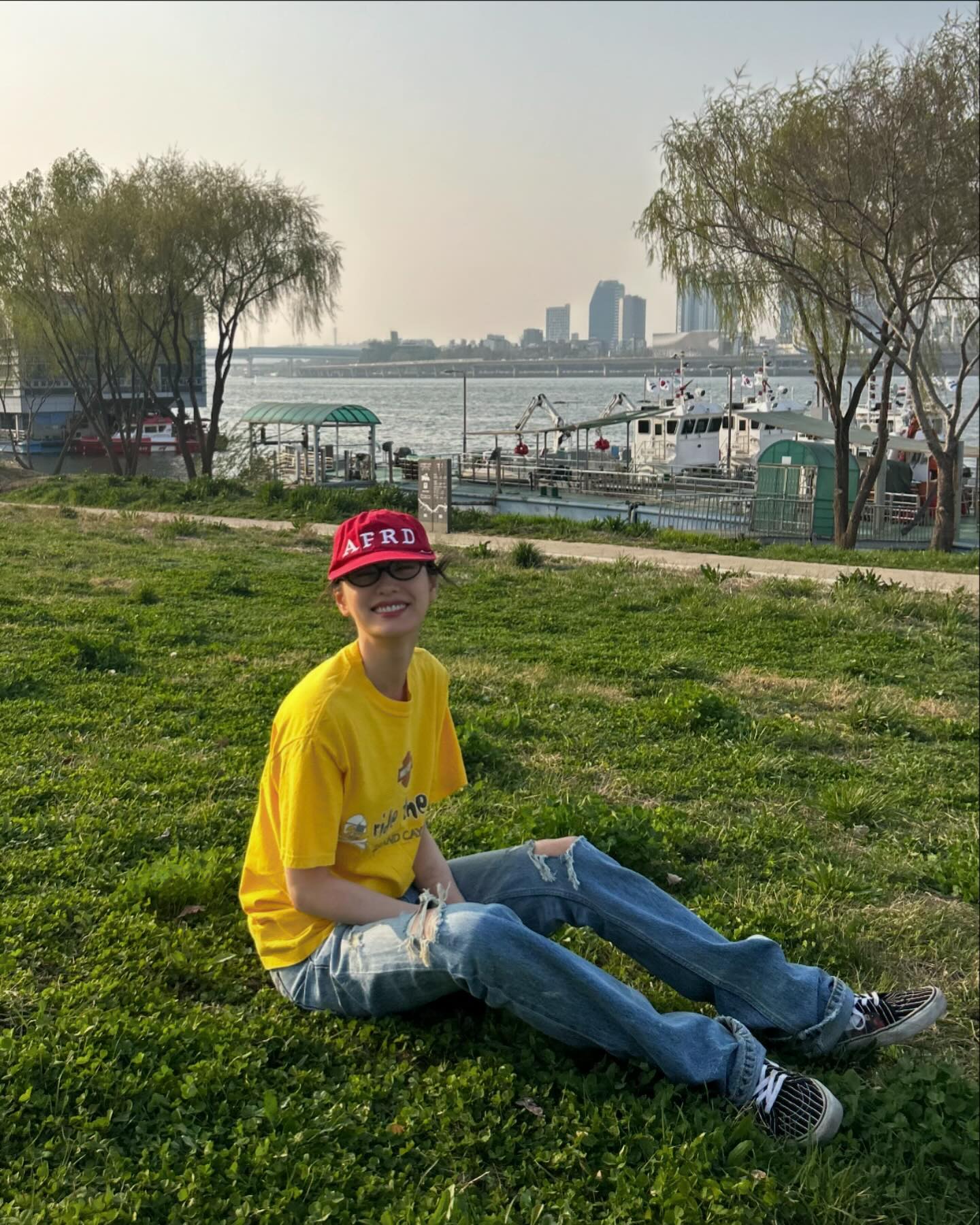 박시한 티는👚❤️힙하게 빼서 입기 이미지