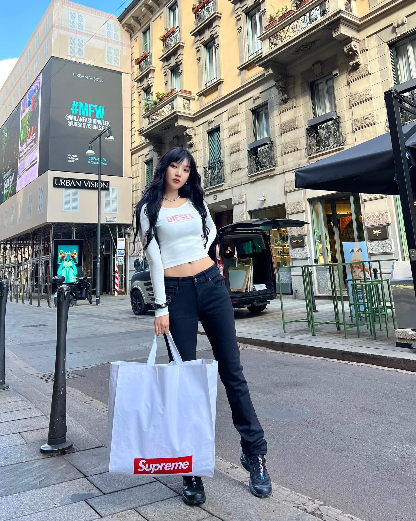 베이직패션🤍💙조이의 흰청코디 이미지8