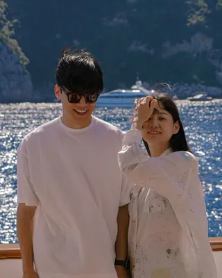 윤승아❤️김무열 이탈리아 여행🇮🇹
감성 넘치는 그들의 여행 룩 키워드는 화이트🤍@영화같아👩🏻❤️👨🏻 이미지