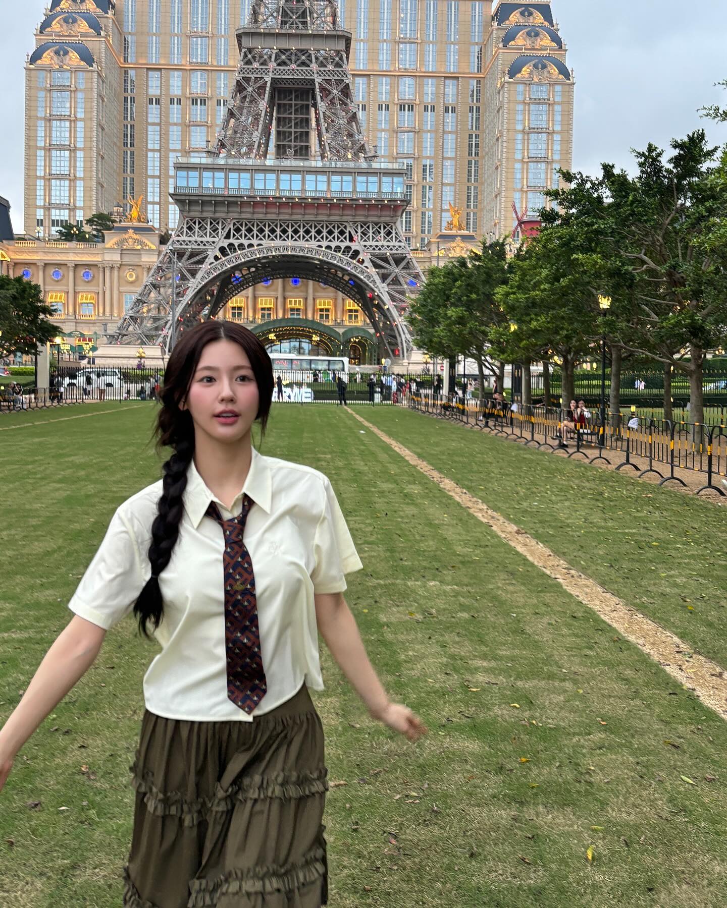청순하게 한쪽 앞으로 땋기🌿🤍 이미지