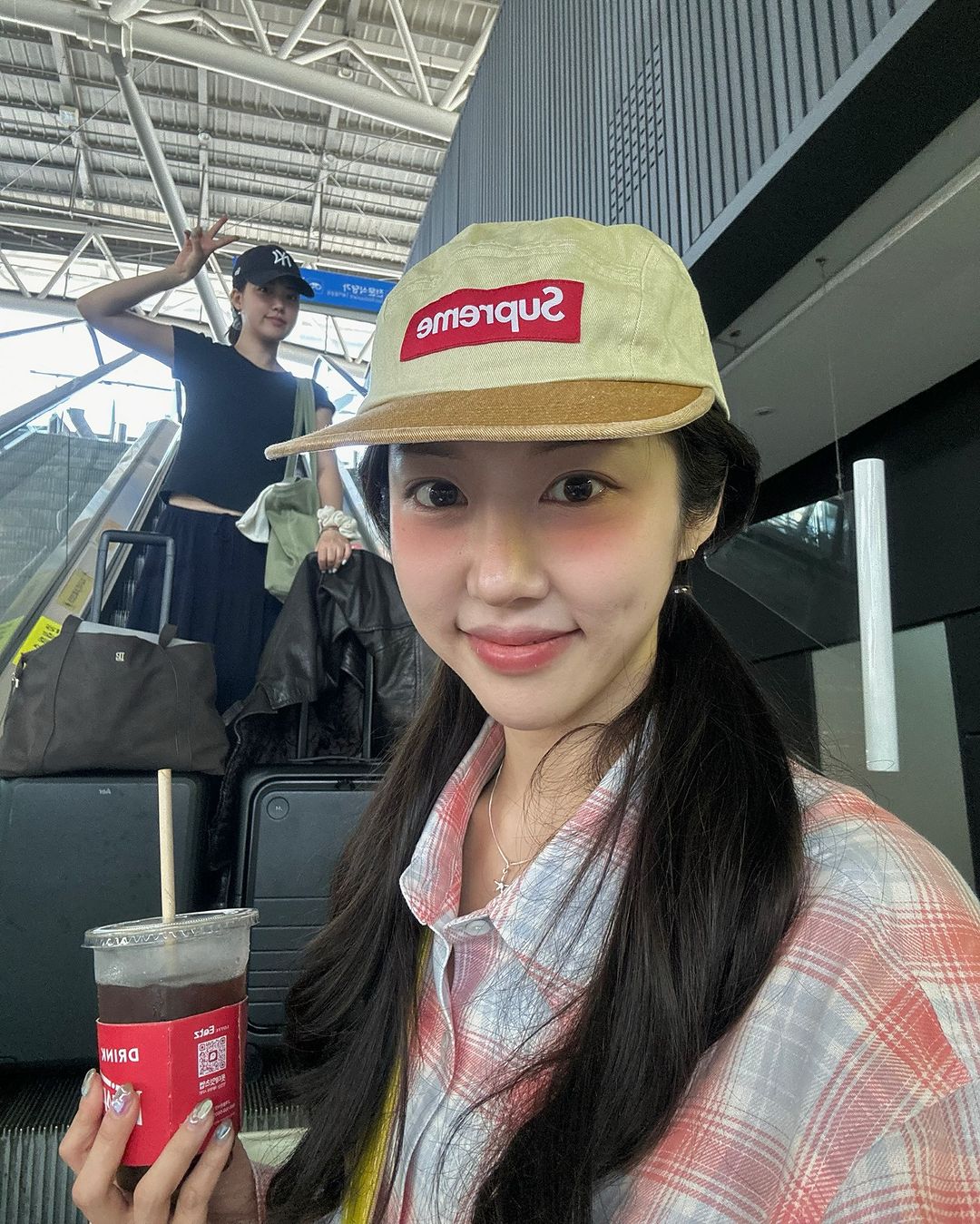 슈프림 캠프캡에 화사한 색감🎨🧢 이미지3