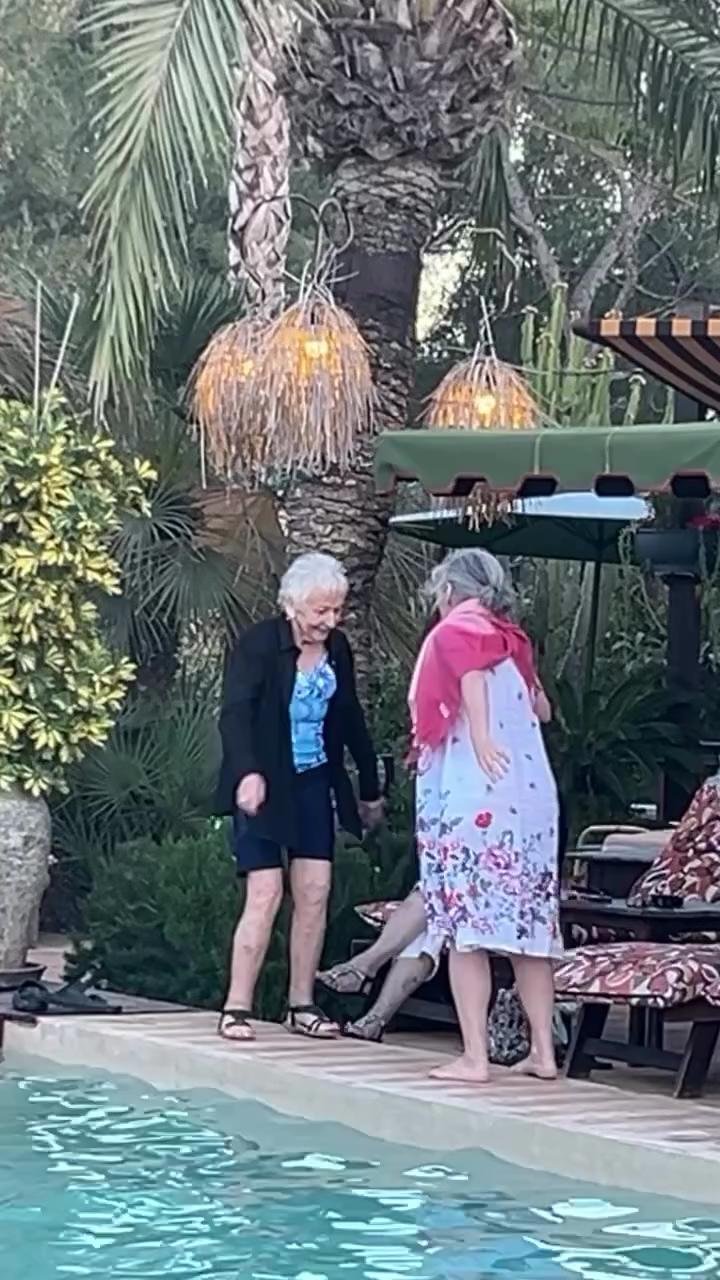너와 함께 이렇게 늙고 싶어👵💃@우정해👊 이미지