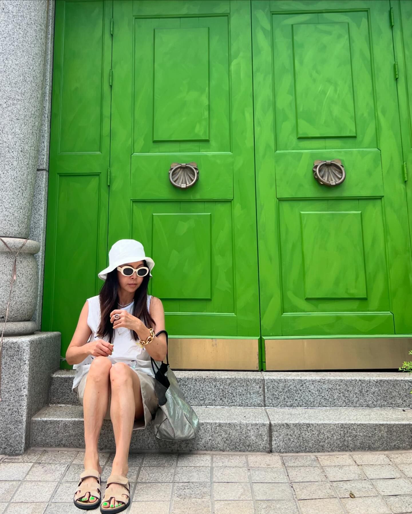 신혜언니 여름 애착 샌들🩴☀️
에르메스 시프레, 산토리니🤍🤎 깔별로 소장 @우아해😍 이미지2
