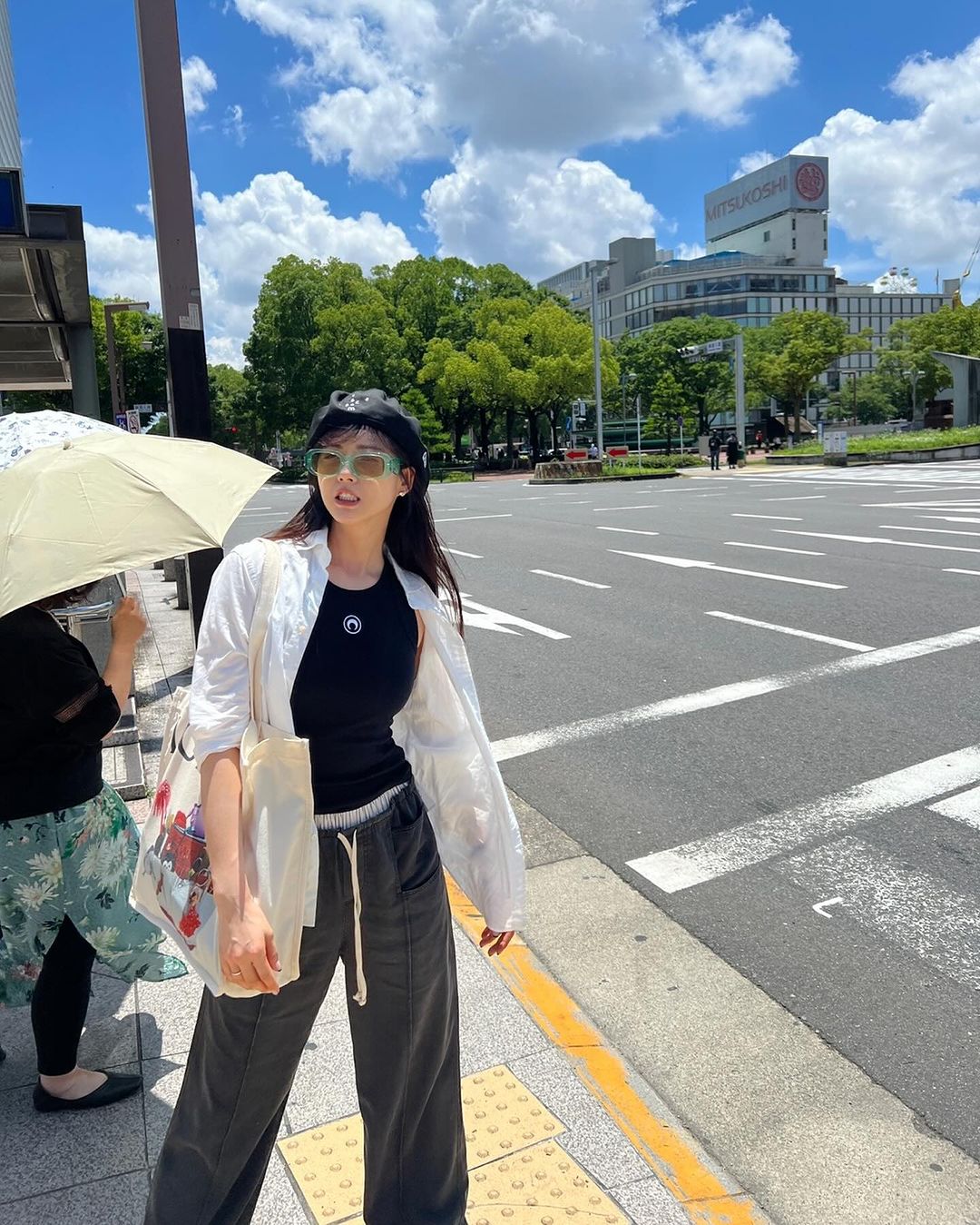 여리한 셔츠에 탱크탑 더해🤍🩵 이미지2