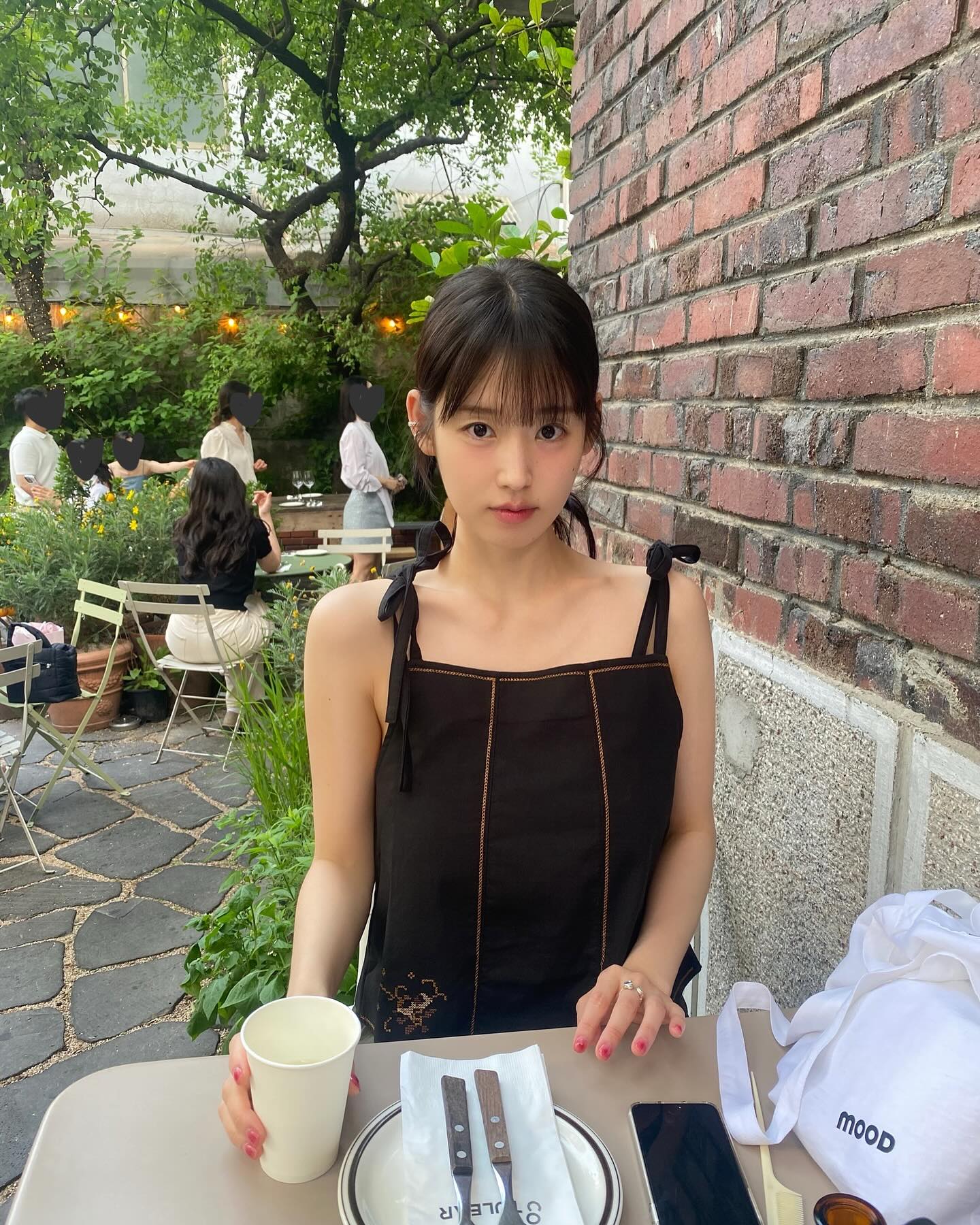 내추럴한 분위기🖤🍃블랙민소매 이미지