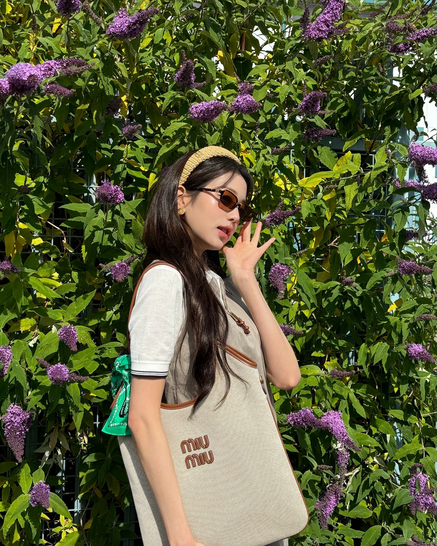 제니&장원영&장윤주 픽✔️🕶️
트렌디한 미우미우 리가드 선글라스, 가격은 58만 원.✨🐆 이미지