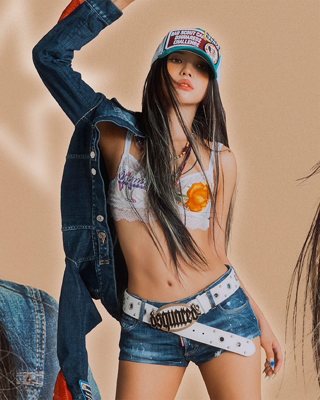 여돌들이 말아주는 핫한 Y2K❤️‍🔥
빈티지한 볼캡에 크롭 스타일링🧢링귀걸이까지 더하면 완벽✨ 이미지9