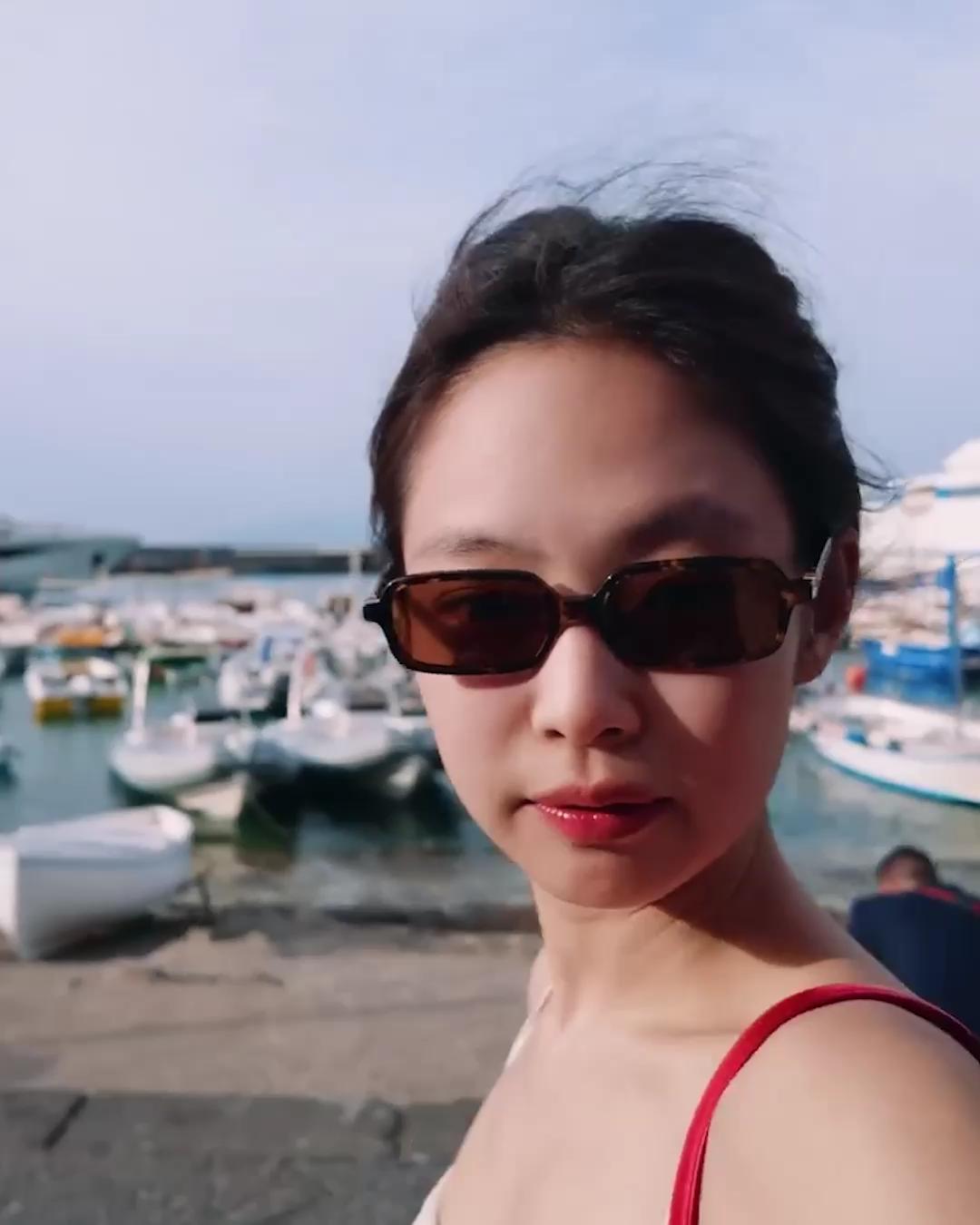 제니&장원영&장윤주 픽✔️🕶️
트렌디한 미우미우 리가드 선글라스, 가격은 58만 원.✨🐆 이미지