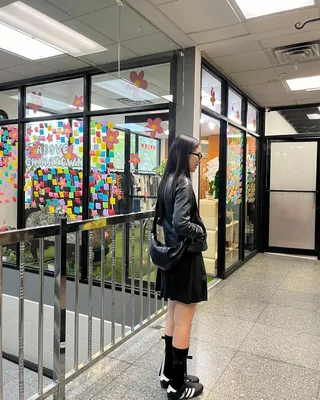 제니 신발🥋👟아디다스 태권도
출시된 지 한달 된 따끈한 신상 스니커즈❤️🔥가격은 100유로✔️ 이미지