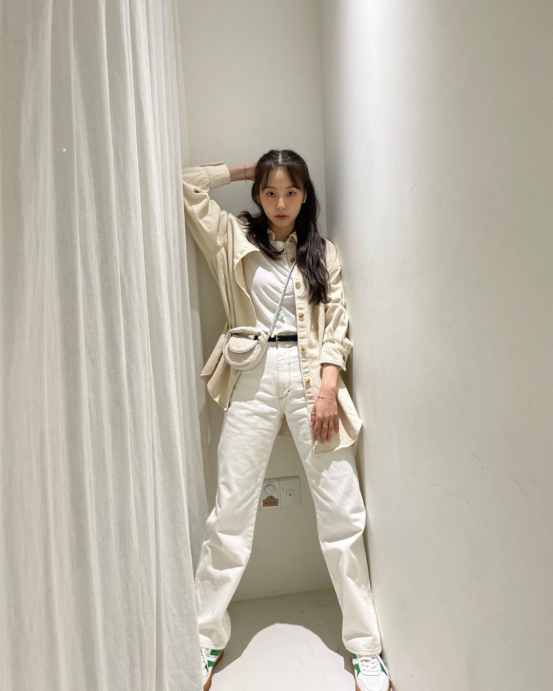 미니멀해🤍🖤흰바지+검정벨트 이미지