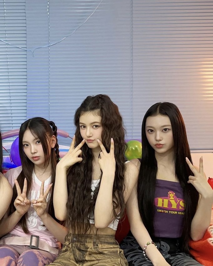 요즘 여돌 픽🤍히스테릭글래머 이미지3