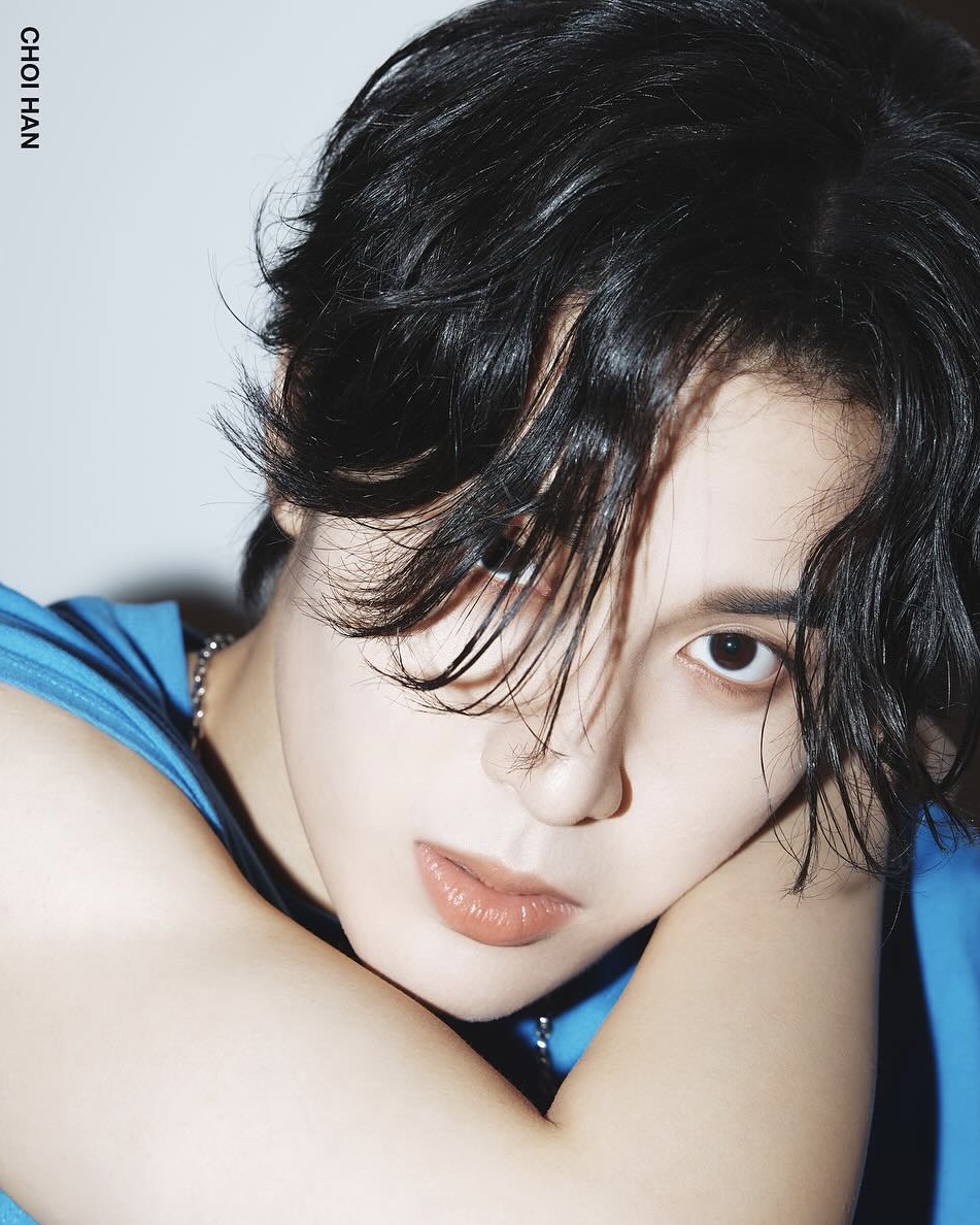 미스틱 신인 남돌 프로필 공개🙌🏻
종합 엔터테인먼트 미스틱스토리의 신인 보이그룹 ‘아크(ARrC)’가 오늘(8일) 공식 SNS 오픈과 함께 로고 모션과 프로필을 공개했습니다. 현재 미스틱스토리에는 윤종신, 김이나, 김영철, 데이브레이크, 손태진, 루시, 빌리 등이 소속돼있는 가운데 보이그룹 론칭은 이번이 처음인데요. 한국을 포함한 다국적 멤버로 구성됐으며 이 중 지우는 과거 마크툽, 구윤회의 ‘Marry Me’를 커버한 영상으로 820만 뷰를 기록, 현민은 Mnet ‘보이즈 플래닛’에서 눈도장을 찍은 멤버로 오는 8월 가요계에 공식 데뷔할 예정입니다. 이미지6