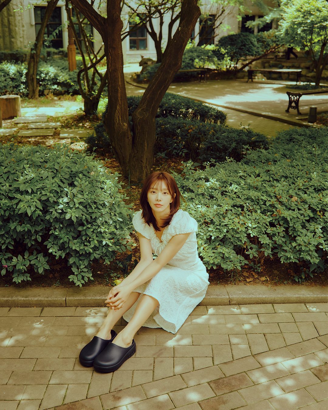 단발여신 이주빈🤍🩵여름 슈즈
신기만해도 리커버리되는🩴💚그래비티밸런스 추가해 #광고
이주빈 배우와 함께한 그래비티밸런스의 ‘나만의 이중섭’ 캠페인의 모든 영상들과 화보는 골스튜디오 공식 온라인 스토어를 통해 확인할 수 있으며 이를 기념하여 할인 이벤트도 진행하니 20% 할인 혜택도 받아보세요! 이미지4