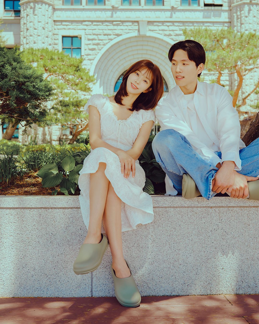 단발여신 이주빈🤍🩵여름 슈즈
신기만해도 리커버리되는🩴💚그래비티밸런스 추가해 #광고
이주빈 배우와 함께한 그래비티밸런스의 ‘나만의 이중섭’ 캠페인의 모든 영상들과 화보는 골스튜디오 공식 온라인 스토어를 통해 확인할 수 있으며 이를 기념하여 할인 이벤트도 진행하니 20% 할인 혜택도 받아보세요! 이미지5