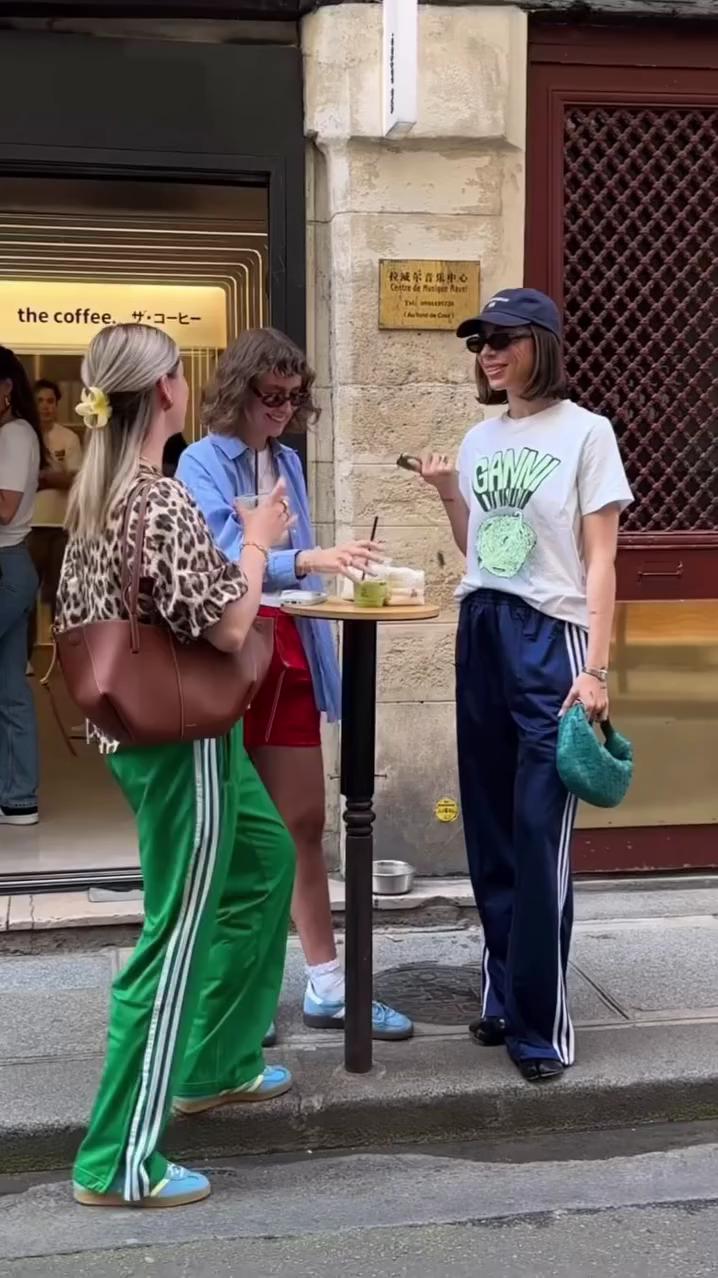 아디다스 트랙수트💚💙주말무드 이미지