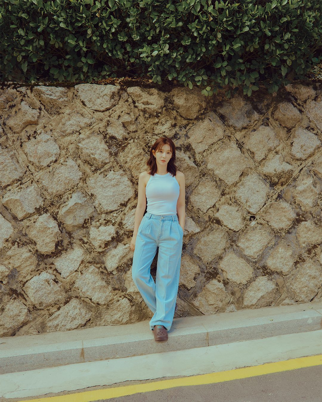 단발여신 이주빈🤍🩵여름 슈즈
신기만해도 리커버리되는🩴💚그래비티밸런스 추가해 #광고
이주빈 배우와 함께한 그래비티밸런스의 ‘나만의 이중섭’ 캠페인의 모든 영상들과 화보는 골스튜디오 공식 온라인 스토어를 통해 확인할 수 있으며 이를 기념하여 할인 이벤트도 진행하니 20% 할인 혜택도 받아보세요! 이미지6