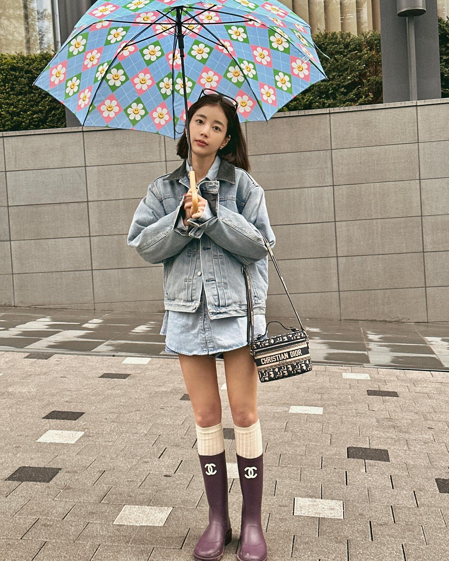귀여운 손가방💄🧳@베니티 백
귀여운 쉐입에 알짜 수납력🪄브랜드 베니티 백 추천 3가지👛

1. 샤넬 베니티 백

2. 디올 베니티 백

3. 루이 비통 베니티 백 이미지
