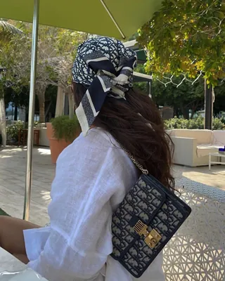 헤드스카프 유행💙디올 오블리크 이미지