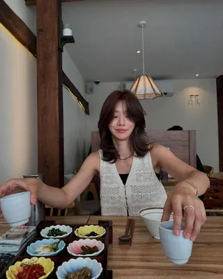 빈티지 무드의 이주빈 일상룩🤍
크로셰 나시 + 데님 조합으로 깔끔하게✨ 이미지