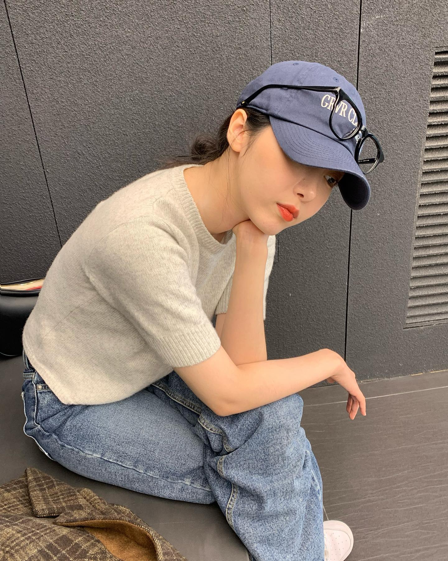 볼캡과 안경은 환상의 짝꿍👓🧢 이미지"