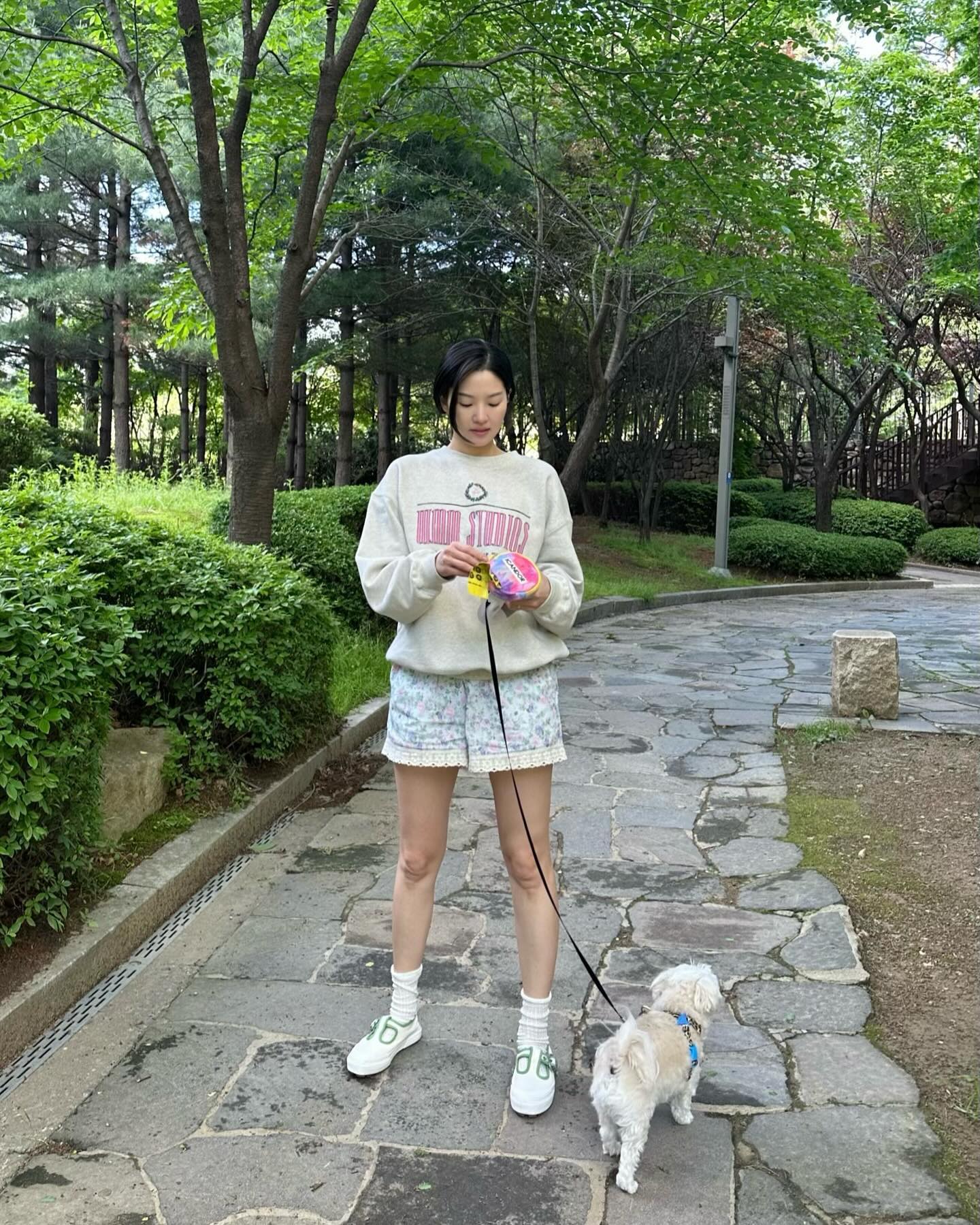 러블리한 포인트템🌸꽃무늬 팬츠 이미지"