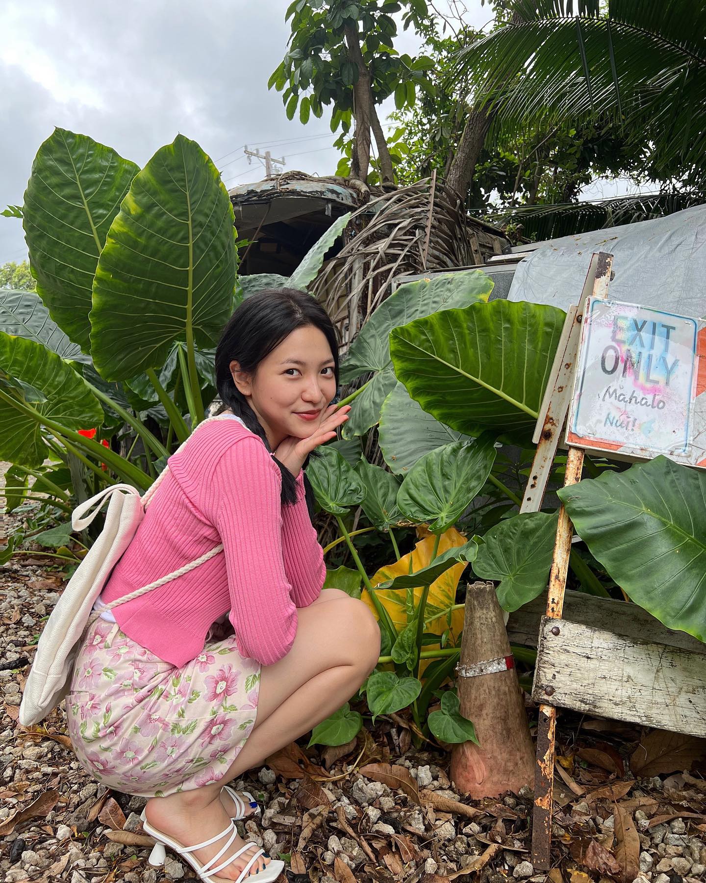 러블리한 포인트템🌸꽃무늬 팬츠 이미지
