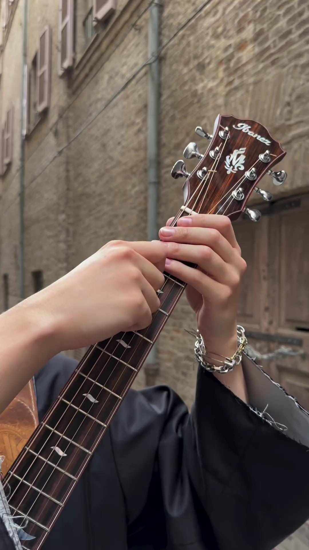 8월에 내한하는 천재 기타리스트🎸🔥@마르친 이미지