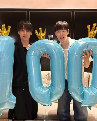 영화 탈주 100만 관객 돌파🎊
영화 ‘탈주’가 개봉 10일째인 오늘(12일) 100만 관객을 돌파했습니다. 개봉과 동시에 뜨거운 반응을 불러일으킨 ‘탈주’는 관객들의 열렬한 호평 릴레이와 함께 박스오피스 역주행을 기록하고, 지난 8일부터 전체 박스오피스 1위를 차지하며 흥행 강자의 자리를 굳히고 있는데요. ’탈주’는 N차 관람을 이어가는 ‘탈주자’들이 속출 중이며 이들이 본격적인 장기 흥행을 견인할 것으로 예상되고 있습니다. 이미지