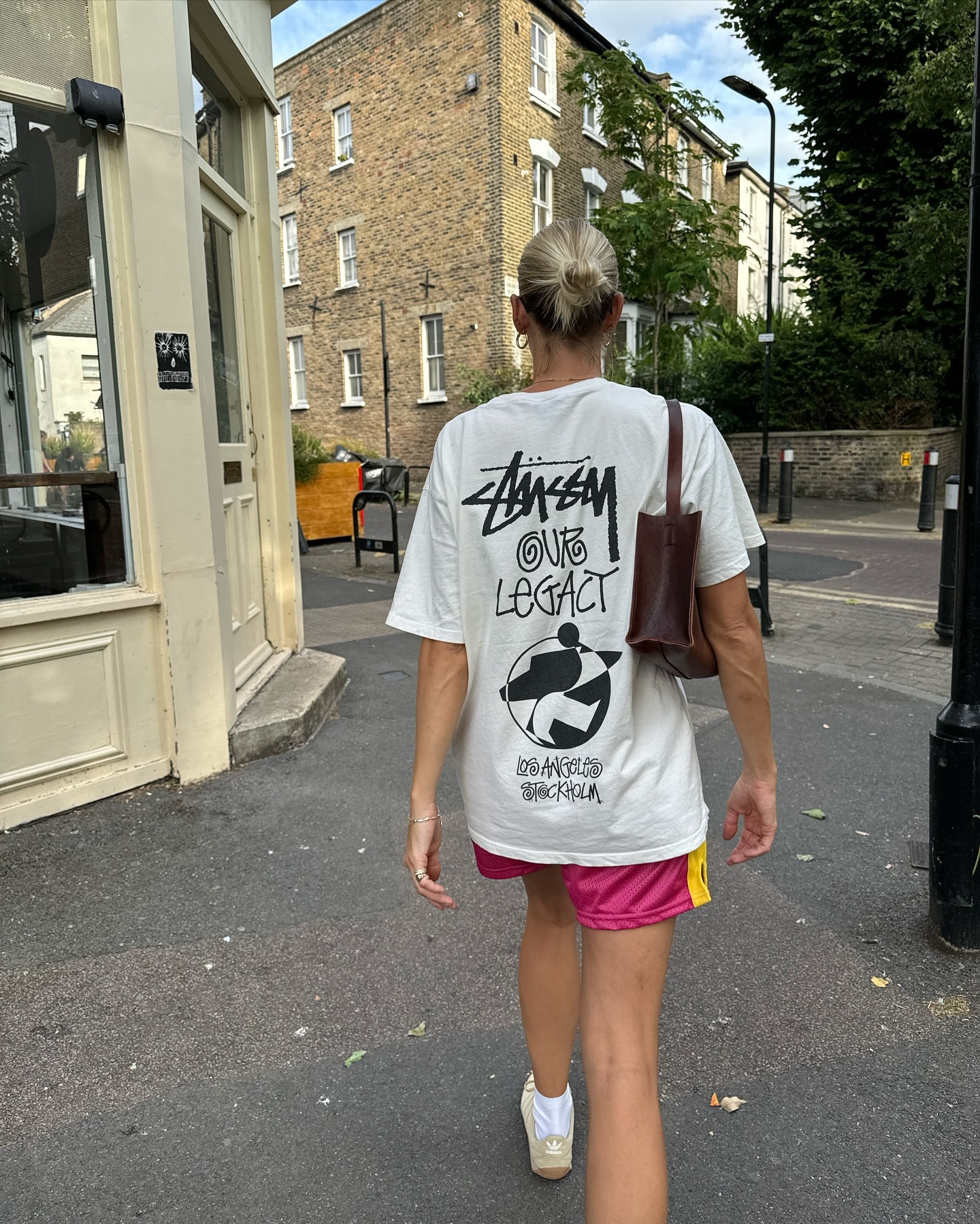 역시 여름 화이트 로고 반팔은 스투시🤍 이미지