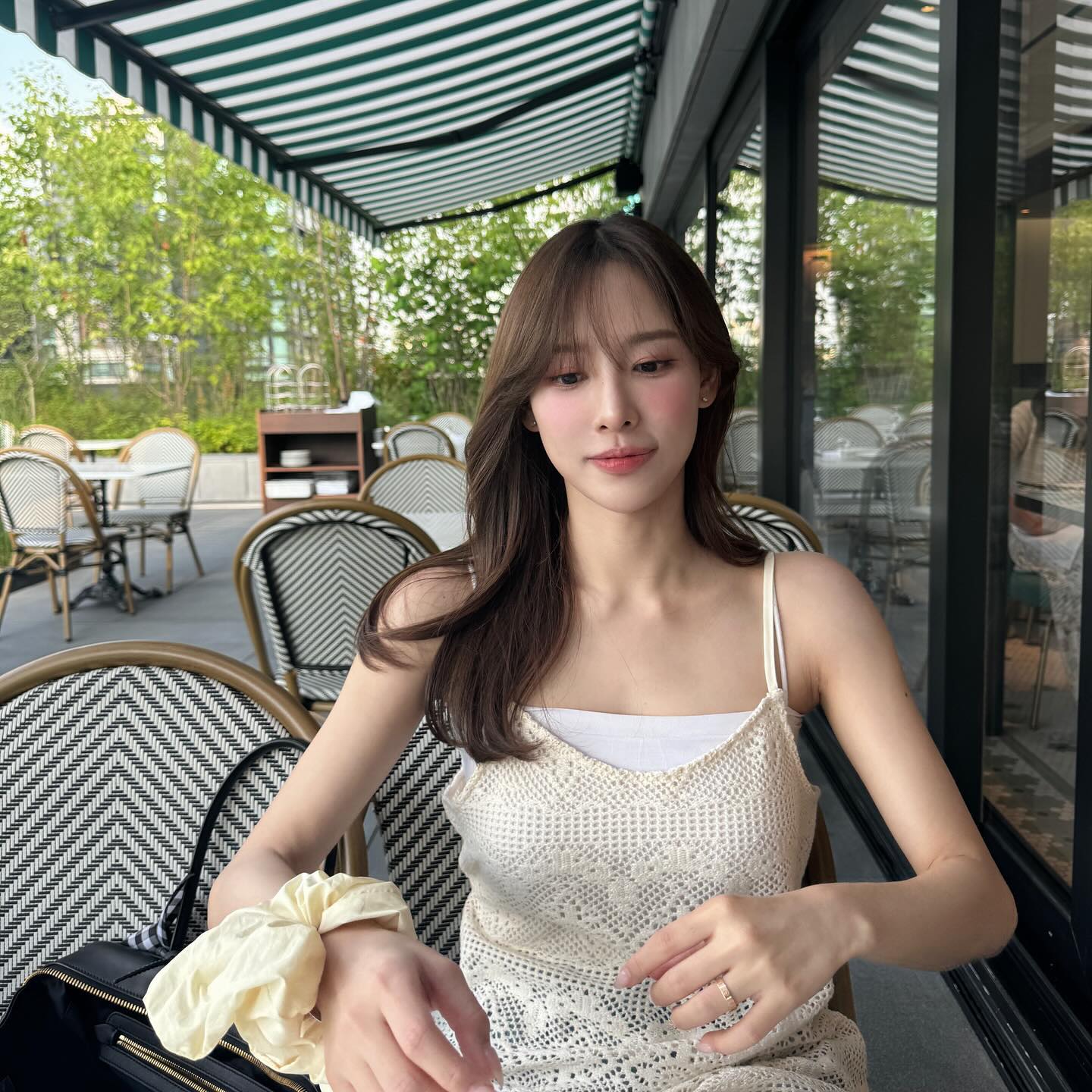 스크런치 활용한 손목 포인트📿💛 이미지