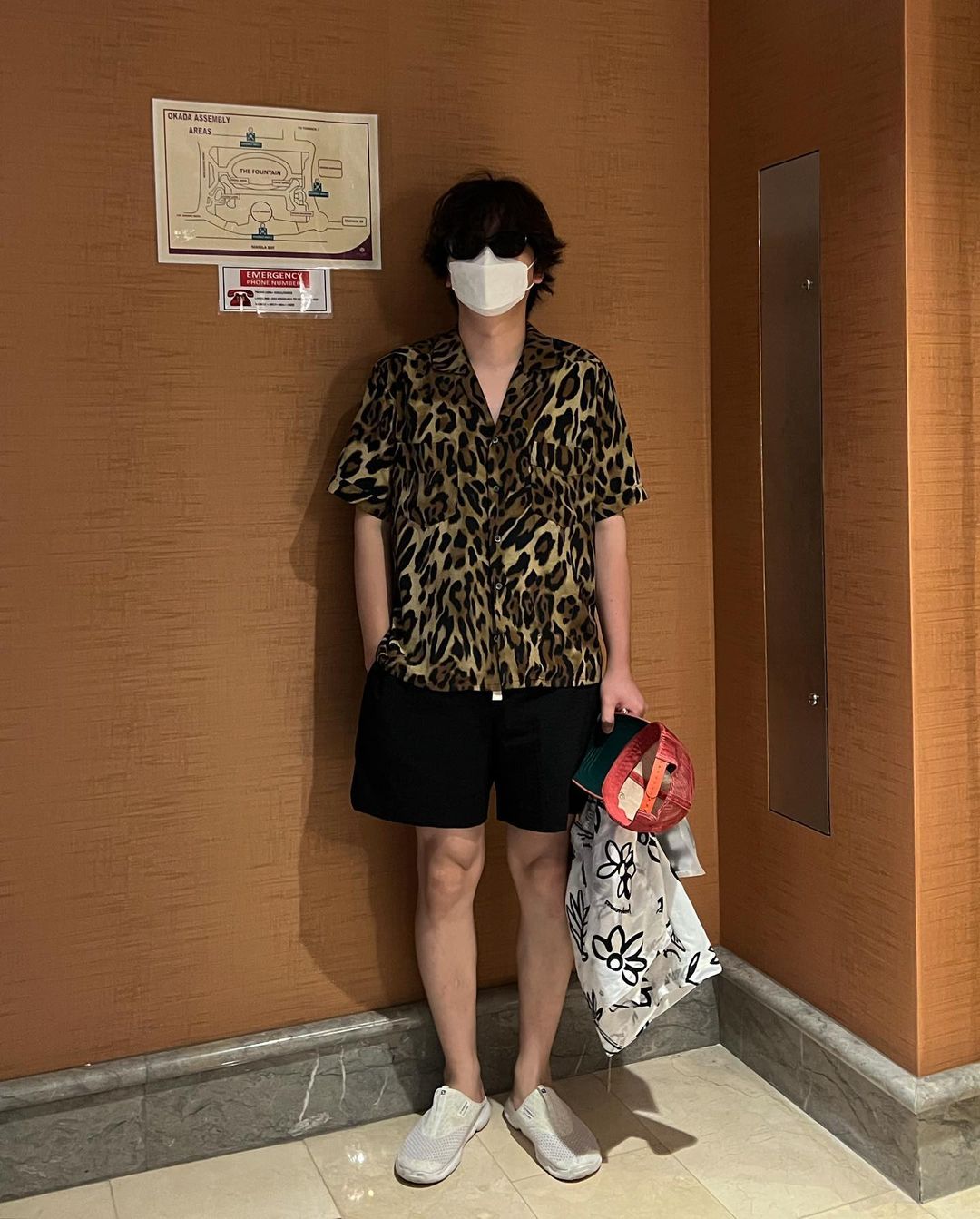 양말없이 스니커즈만 신기👟 이미지