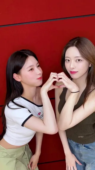 여신 비주얼 조합🤍🤎미연&유나
이쁜 애 옆에 이쁜 애👸🏻 그녀들의 힙한 크롭 스타일링❤️🔥 이미지