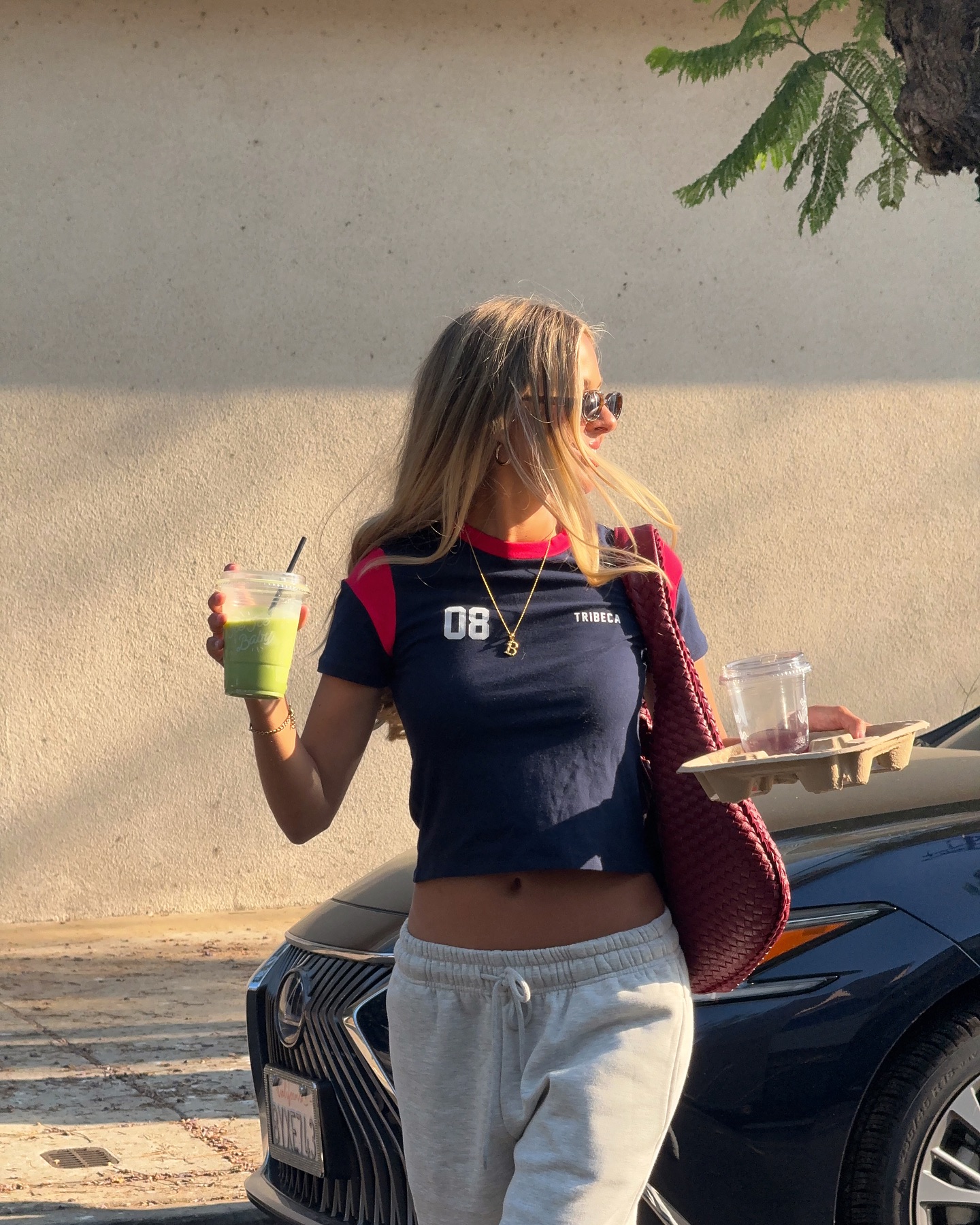 올여름 크롭티는 이 조합으로👕✔️
크롭 반팔티의 매력을 더욱 돋보이게 할 바지 아이템 조합 4🖤💙

1. 크롭 반팔티 + 데님

2. 크롭 반팔티 + 밴딩 팬츠

3. 크롭 반팔티 + 슬랙스

4. 크롭 반팔티 + 화이트 데님 이미지4