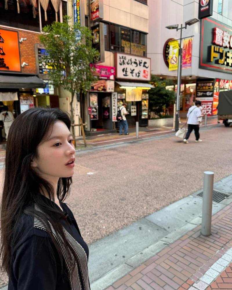 무결점 미모 고윤정🖤여행 모먼트 이미지2